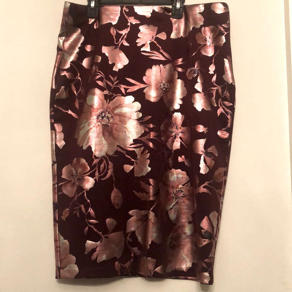 Metallic pink floral pencil skirt